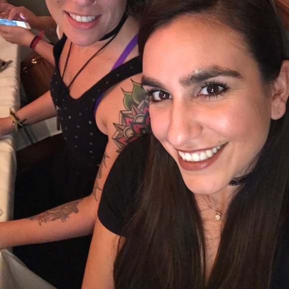 Meet your Posher, Sara - Picture 1 of 1